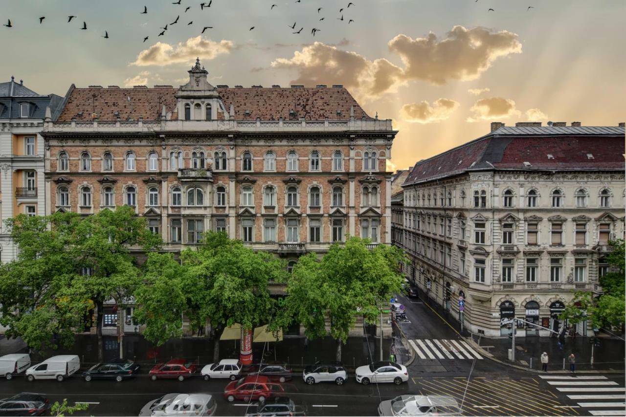 Heart Of Downtown Apartment Budapest Exteriör bild