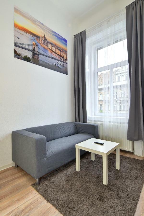 Heart Of Downtown Apartment Budapest Exteriör bild