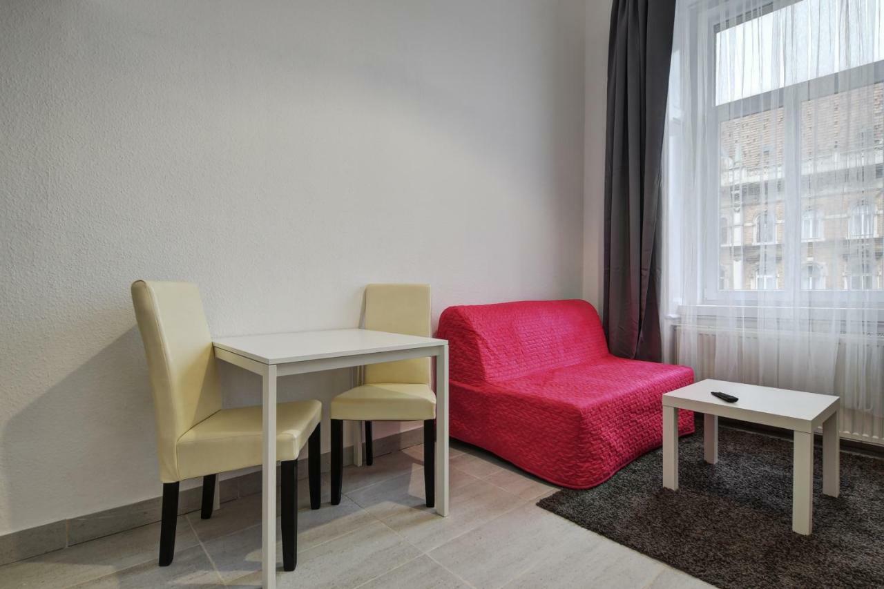 Heart Of Downtown Apartment Budapest Exteriör bild
